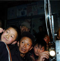 ʮ�˴����ꐵ��ģ��Ļ��󷱘s���Ƹ�У�lչ